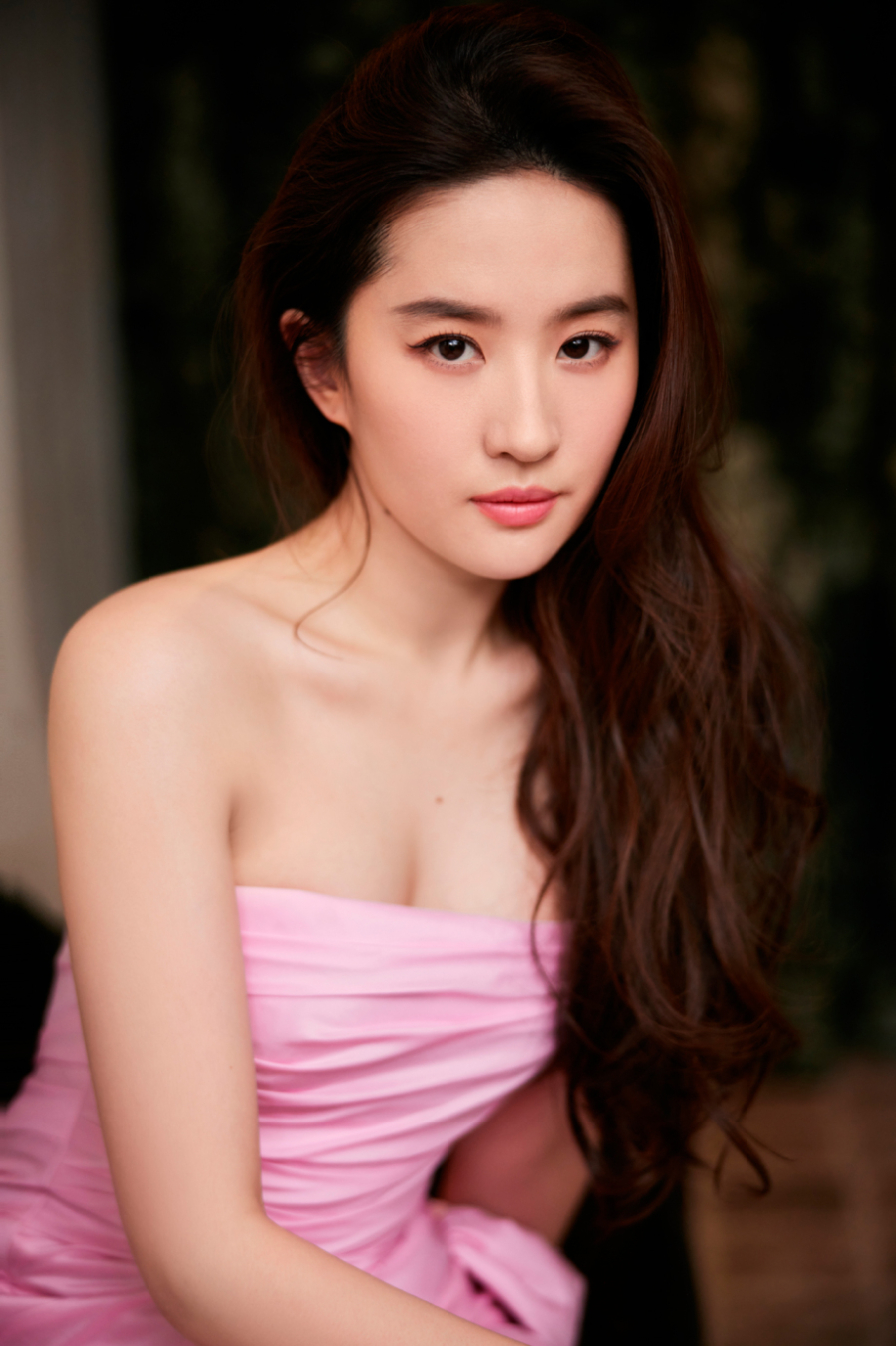 Phụ nữ có cằm tròn, đầy đặn cũng chính là người mang mệnh phượng hoàng.
