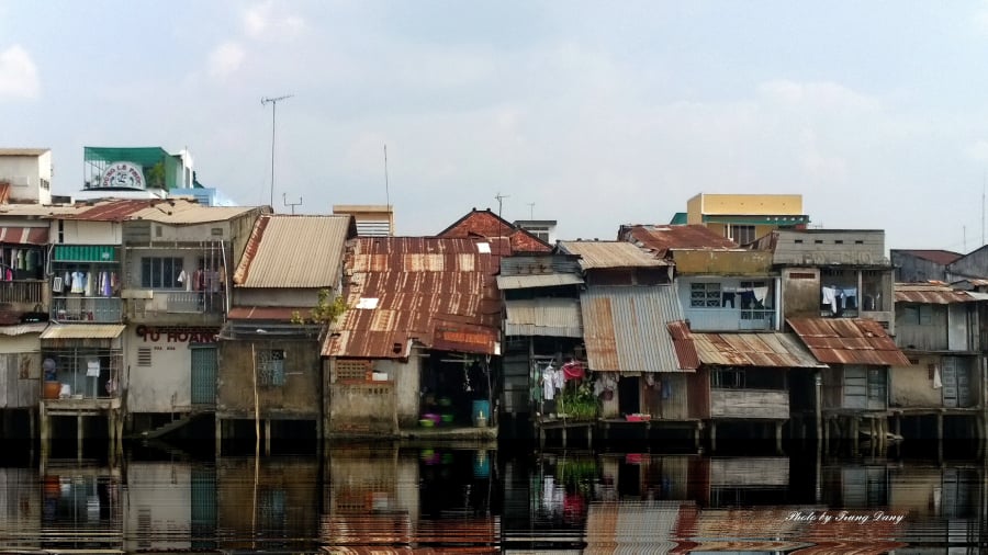 “Có tiền đừng mua đất ven sông”