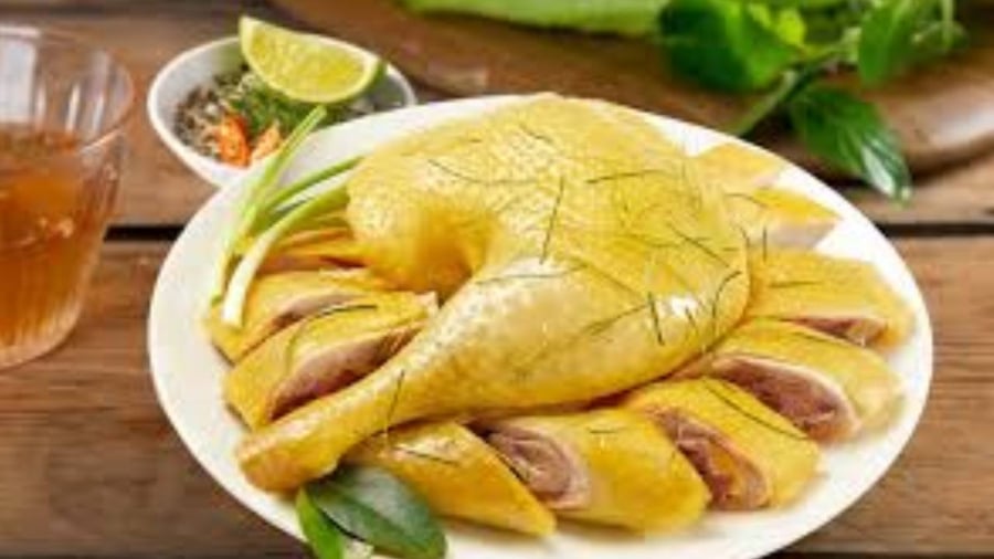 Gà luộc nên luộc bằng nước sôi hay nước lạnh?