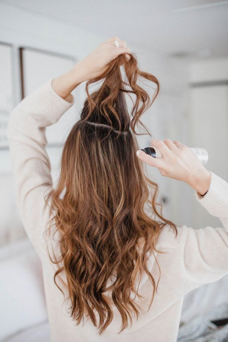 Việc chăm sóc tóc sẽ đảm bảo tóc chắc khỏe dù trời nắng nóng.