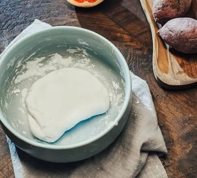 Bánh trôi pha lê là một biến thể của bánh trôi truyền thống