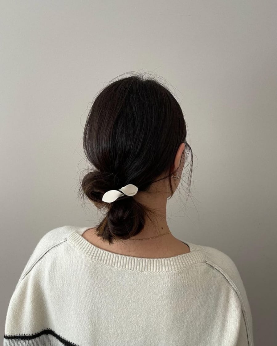 Kiểu tóc búi cơ bản này được nhiều người yêu thích. 