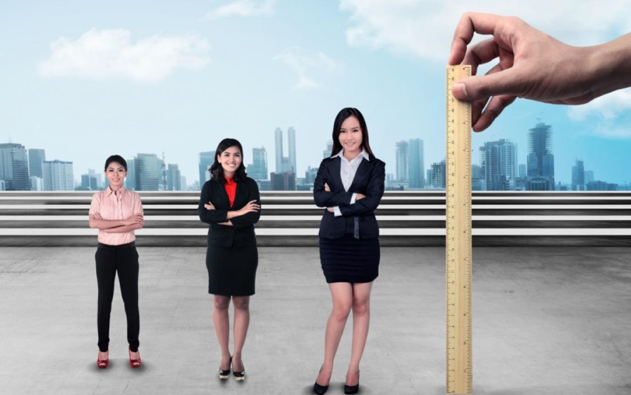 Dù chiều cao khiêm tốn cũng không sao, miễn là bạn tự tin. (Ảnh minh họa)