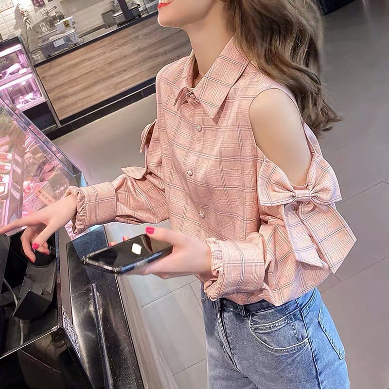 Đây thực sự là một cách phối đồ với áo trễ vai dễ dàng mà hứa hẹn sẽ làm hài lòng của các cô nàng. 