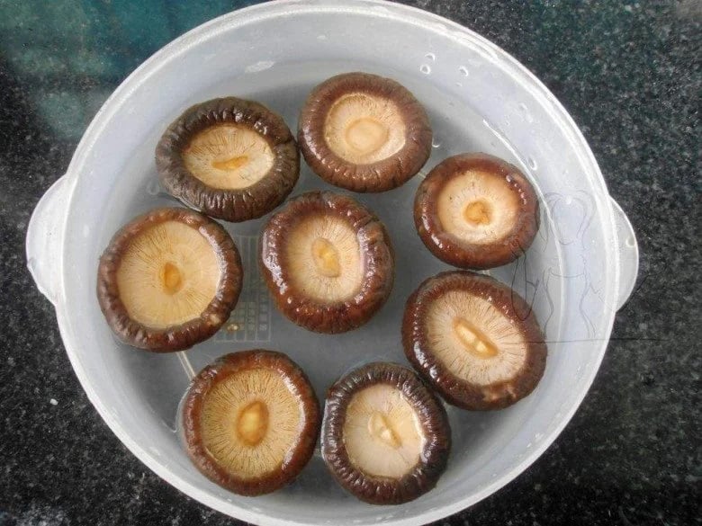 Ngâm nấm hương khô