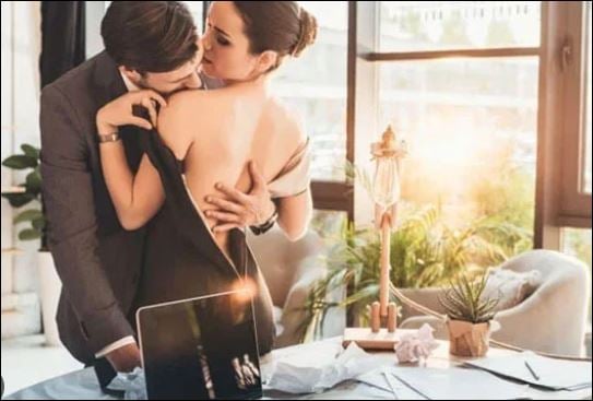 Nhiều trang mạng xã hội tạo thuận lợi cho những người ngoại tình. (ảnh minh họa)