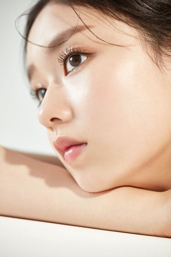 Thường một loại đường tẩy tế bào chết với dầu jojoba và hạt nho nhẹ nhàng tẩy tế bào chết và nuôi dưỡng môi.