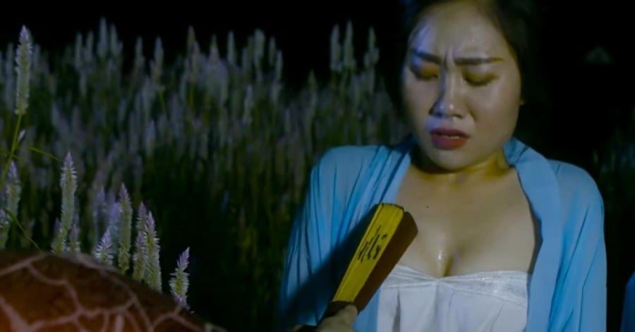 Họ thường cảm thấy như đang âm thầm tìm kiếm niềm vui từ bên ngoài và cảm thấy đã đạt được một cảm giác mãnh liệt.    