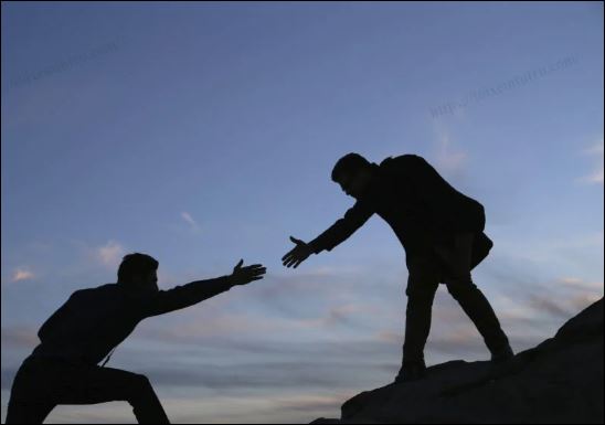 Tâm trạng có thể viết lên mặt, vui thì cười, buồn thì khóc chứ không cố gồng làm gì. (ảnh minh họa)