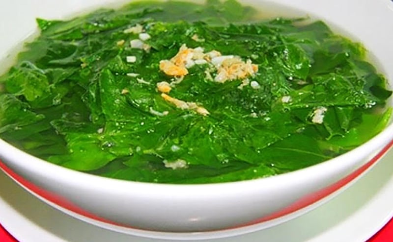 Rau sắng thịt băm là một món canh giải nhiệt mùa hè được nhiều người yêu thích.