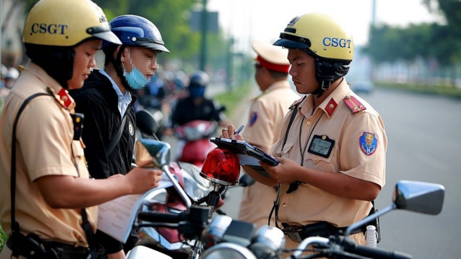 chạy xe của người thân có bị phạt lỗi xe không chính chủ không?