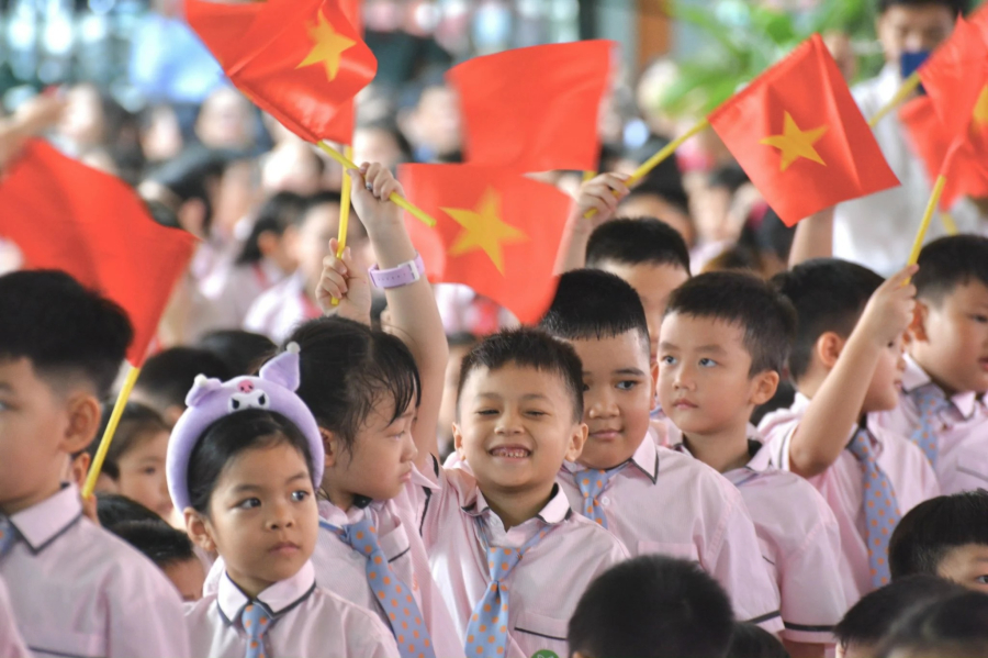 Trường hợp học sinh cấp THCS, THPT vẫn học nửa ngày thứ bảy thì lịch học bù sẽ thực hiện theo quy định hướng dẫn cụ thể của từng địa phương