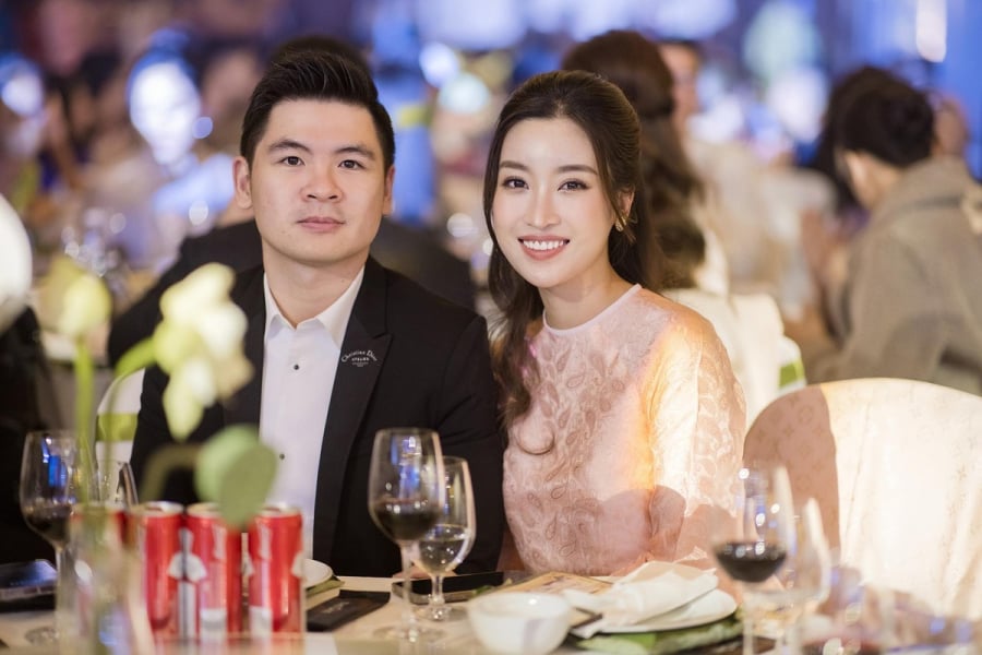 Hoa hậu Đỗ Mỹ Linh và chồng thiếu gia