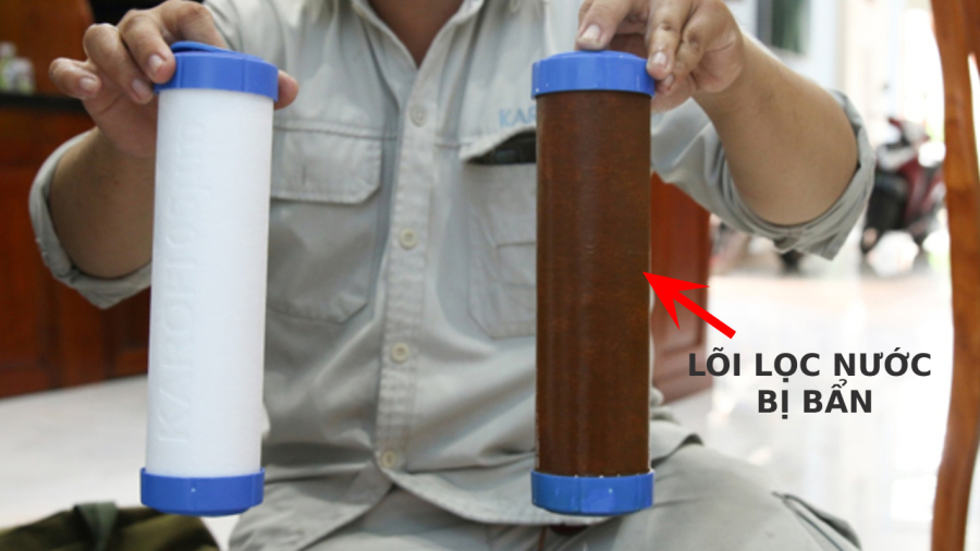 Sau một thời gian sử dụng, các lõi lọc nước sẽ tích tụ nhiều cặn bẩn. Bạn có thể tiến hành vệ sinh lõi lọc hoặc thay mới nếu lõi đã được sử dụng trong thời gian dài.