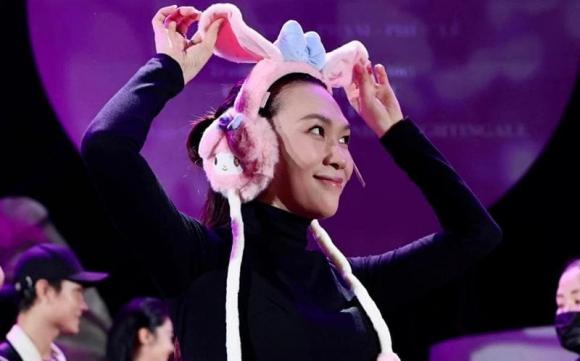 Nữ ca sĩ cũng từng bị phụ huynh cấm yêu như bao người khác. 