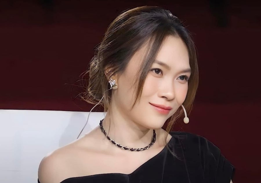 Dân tình lan truyền đoạn clip cũ về Mỹ Tâm. Mỹ Tâm hào hứng tiết lộ từng được nhiều bạn học theo đuổi ngay từ thời cấp một: 