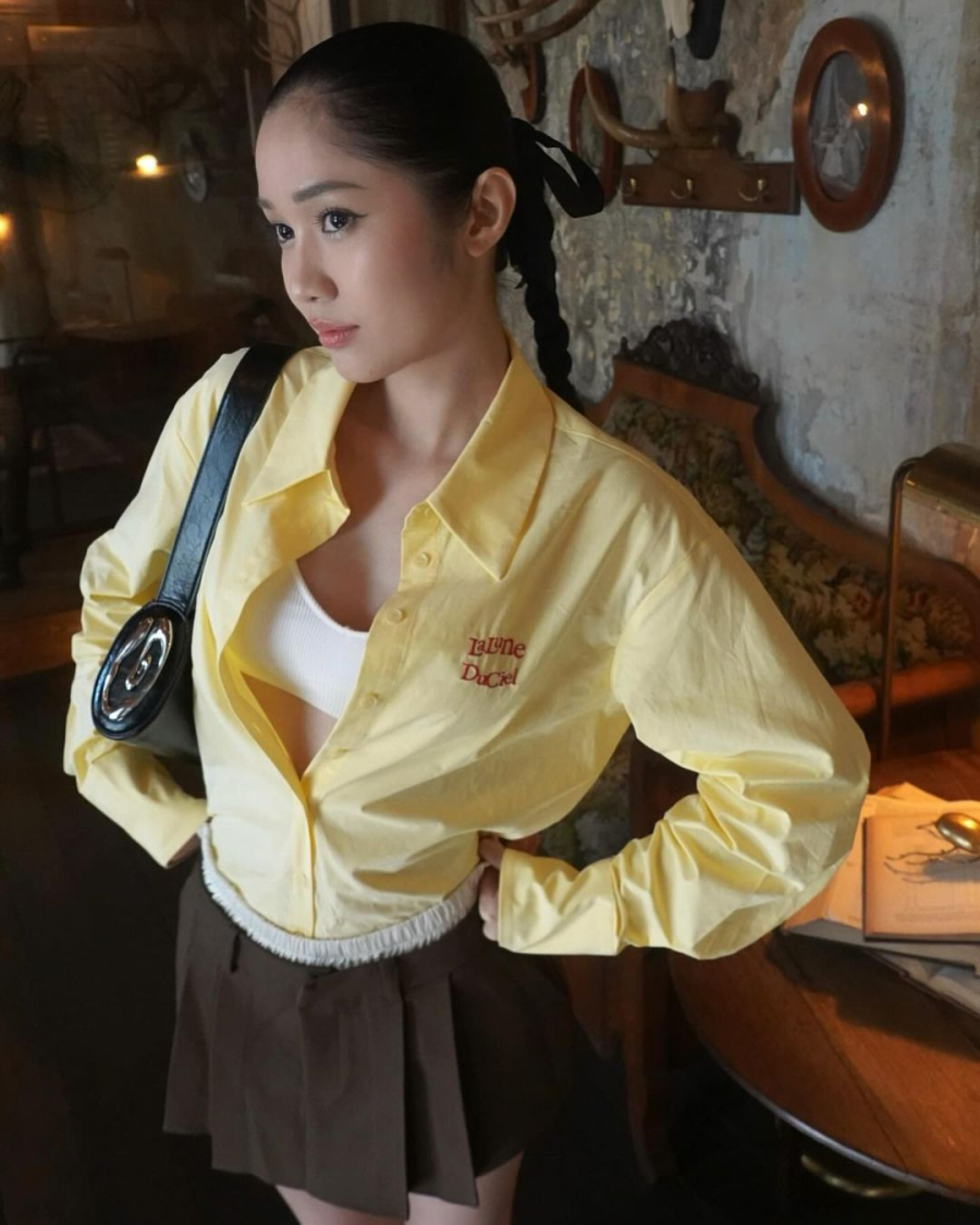 Sự góp mặt của thiết kế vàng chanh khiến bảng màu mùa Hè thêm phần đa dạng và độc đáo, tạo sự khác biệt, mới mẻ đầy phong cách..
