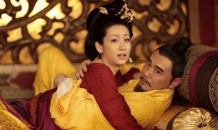 Phi tần thất sủng làm gì để hết cô đơn trong cung cấm
