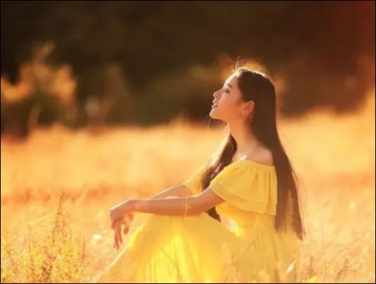 Nếu chúng ta nói về vấn đề tiền bạc một cách không ngại lúc giao tiếp với người khác chắc chắn sẽ chỉ khơi dậy sự ghen tị (ảnh minh họa)