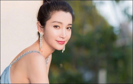 Đời này chữ Hiếu xếp hàng đầu, làm con cái nhất định phải báo hiếu cha mẹ và những người yêu thương mình. (ảnh minh họa)