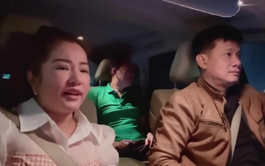 Thúy Nga cùng Văn Ruy, Võ Thành Tâm chuẩn bị đến nhà bạn để ăn uống  