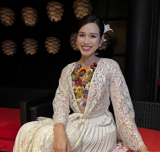 Tối 19/4, Hoa hậu Đỗ Hà xuất hiện trong sự kiện. Giữa tin đồn hẹn hò thiếu Shbet111 slot, casino, thể thao, xổ số đám, chia sẻ với Phụ nữ số, Đỗ Hà nói: 