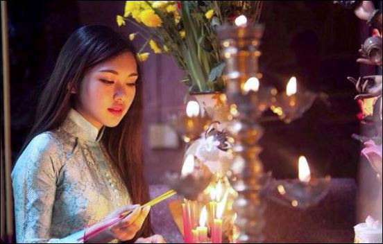 Phụ nữ lúc nào được ví với nước, bởi nước có thể bao dung tất thảy vạn vật. (ảnh minh họa)