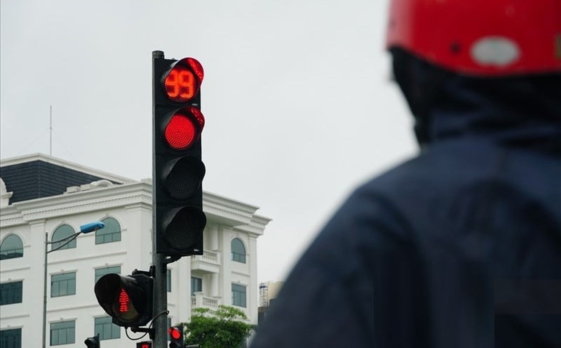 Những trường hợp vượt đèn đỏ không bị CSGT thổi phạt