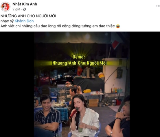 Ngày 20/4, TiTi về Cần Thơ cưới vợ. Cùng thời điểm, Nhật Kim Anh bất ngờ đăng tải đoạn clip cover ca khúc Nhường anh cho người mới. Cô đính kèm dòng trạng thái khiến khán giả xôn xao đồn đoán: 
