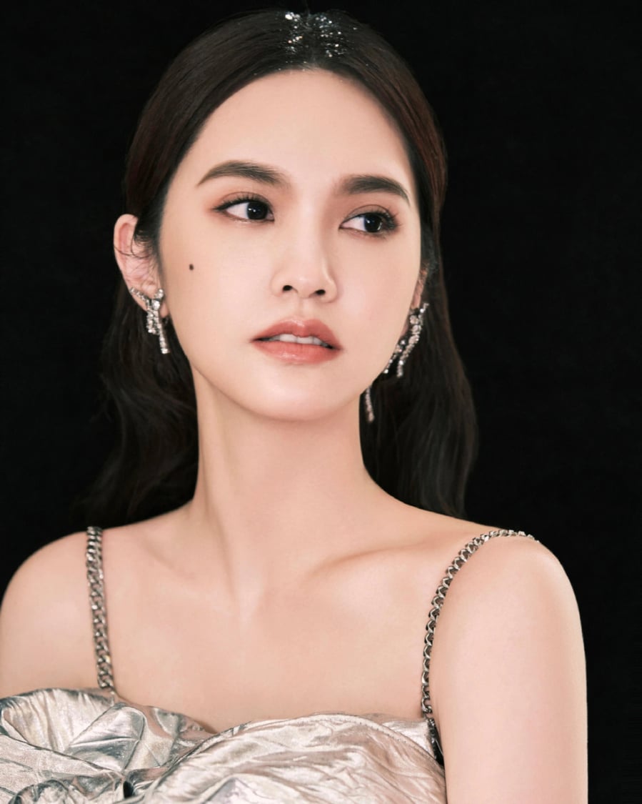 Những người có nốt ruồi ở xương gò má thường có tỷ lệ thành công trong sự nghiệp cao hơn bình thường.