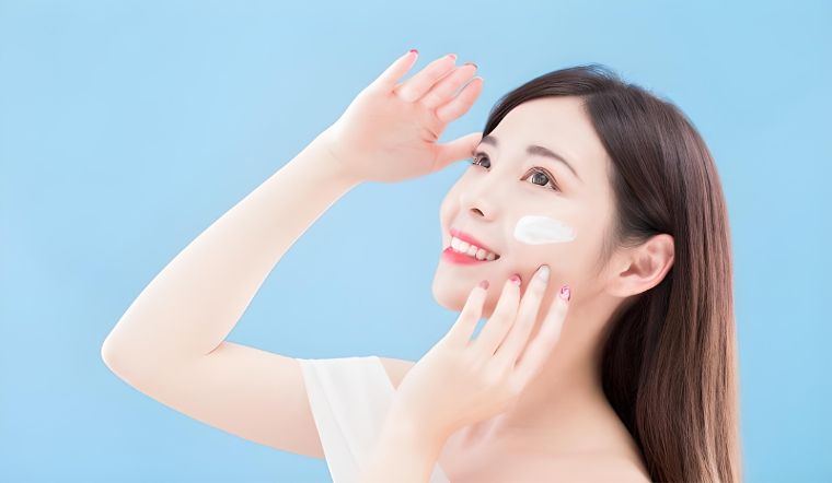 Để lâu trôi và bảo vệ da, đừng quên lựa chọn loại kem có kết cấu phù hợp với nhu cầu sử dụng của mình.