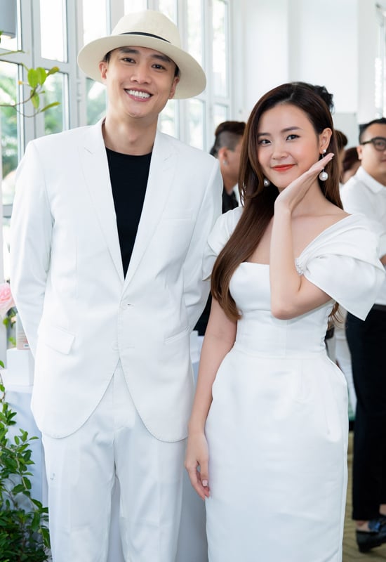 Quốc Trường khẳng định anh với Midu vẫn giữ mối quan hệ thoải mái, vui vẻ với nhau chứ không vì bị gán ghép mà tránh xa đối phương. 