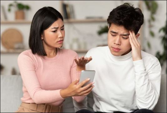 Thường thì hai người đối lập nhau thì chỉ hút nhau khi mới gặp.  (ảnh minh họa)