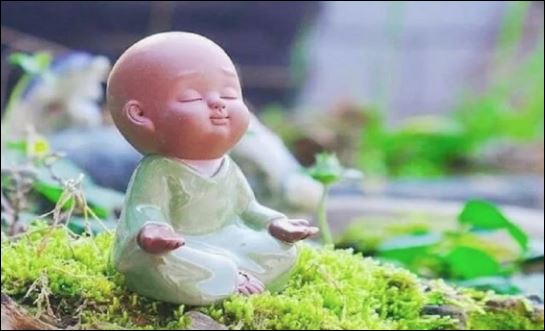Đời người hãy noi gương chu Phật, tâm từ bi, trí tuệ bình thản, không bị ngoại cảnh xoay chuyển thì mới có thể làm được những việc tốt lành (ảnh minh họa)