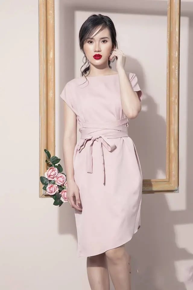 Một chiếc váy thắt eo cứng nhắc không phải là sự chọn lựa khôn ngoan cho những chuyến đi