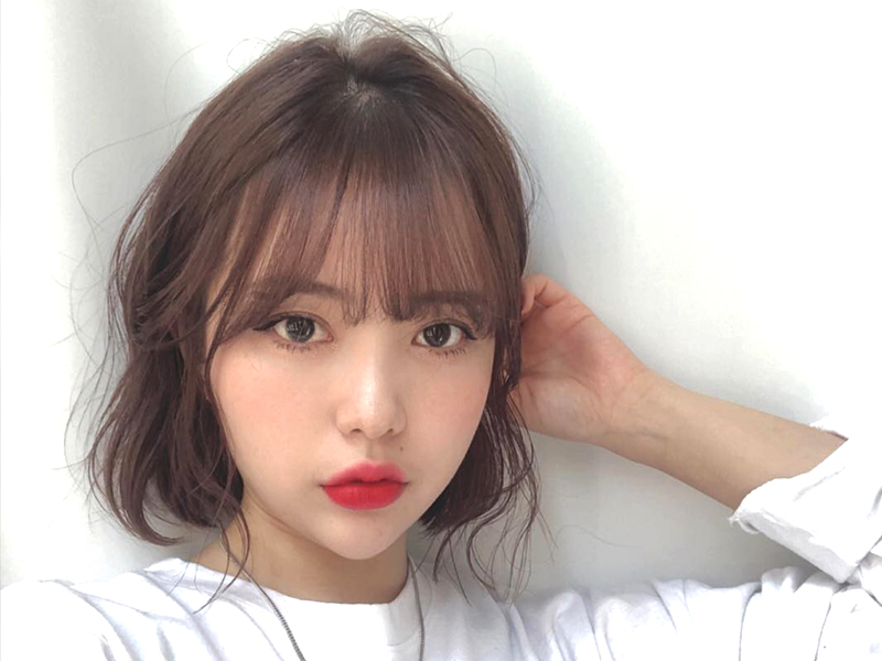Tóc ngắn mái thưa là 