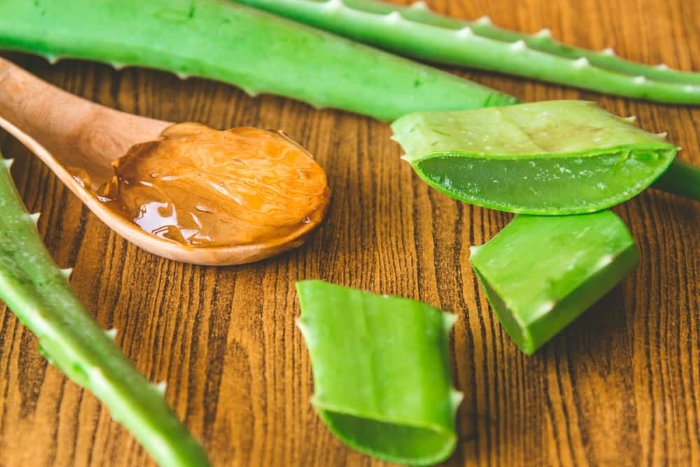 Lấy phần thịt của Nha đam làm mặt nạ trị nám và tàn nhang siêu tốt