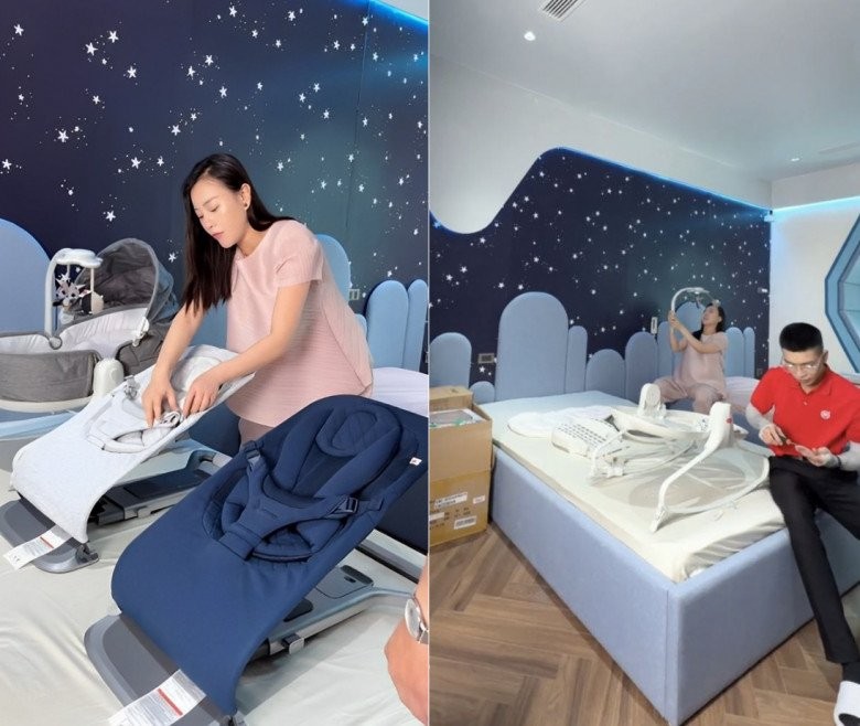 Phương Oanh đã chuẩn bị căn phòng riêng cho 2 con với giường ngủ, ghế ngồi cho mẹ, cũi nôi, khu vực đồ chơi cho nhóc tỳ