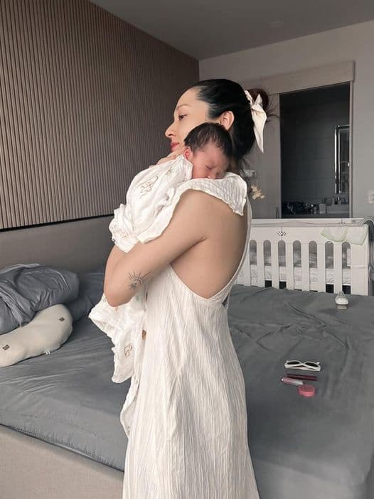 Bảo Anh khoe khoảnh khắc đáng yêu của con gái  