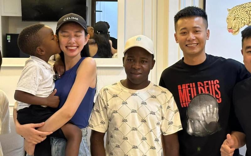 Màn hội ngộ bất ngờ giữa Quang Linh - Thuỳ Tiên khiến dân tình 'dậy sóng'.  