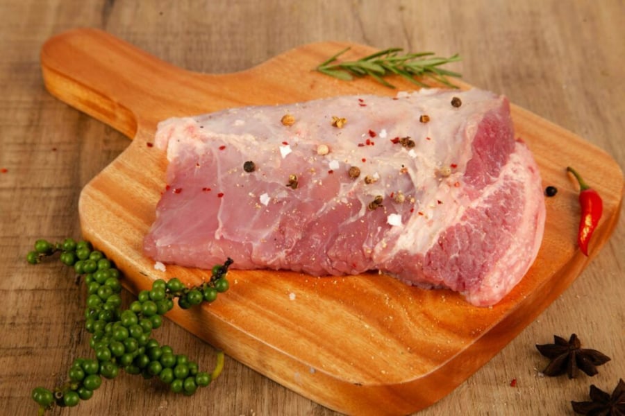 Chọn thịt nách heo hoặc thịt ba chỉ cho món nướng