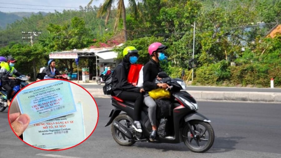 Khi điều khiển phương tiện tham gia giao thông, người dân cần mang theo đủ các loại giấy tờ được quy định trong luật.