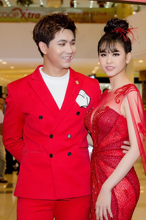 Ca sĩ Tim và Trương Quỳnh Anh