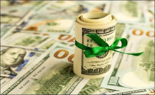 Đừng để lương về bao nhiêu là tiêu sạch bấy nhiêu, hãy tiết kiệm ngay và đừng sủ dụng nó vì bất kỳ lý do gì.  (ảnh minh họa)