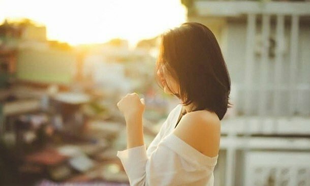 Tôi viết một câu chuyện buồn và cô đơn, sau đó đăng công khai. 