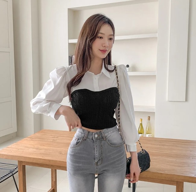Sơ mi trắng luôn là ưu tiên số 1 của bạn gái, mùa hè này hãy làm mới với áo “2 trong 1”, kết hợp giữa sơ mi và bustier được may liền với nhau.