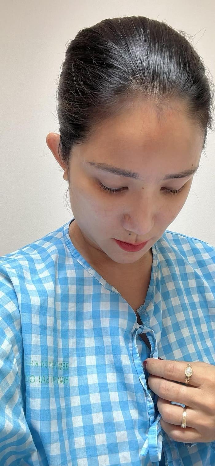 Mới đây, MC Cát Tường bất ngờ chia sẻ hình ảnh nhập viện khiến nhiều khán giả lo lắng. . Cô viết: 