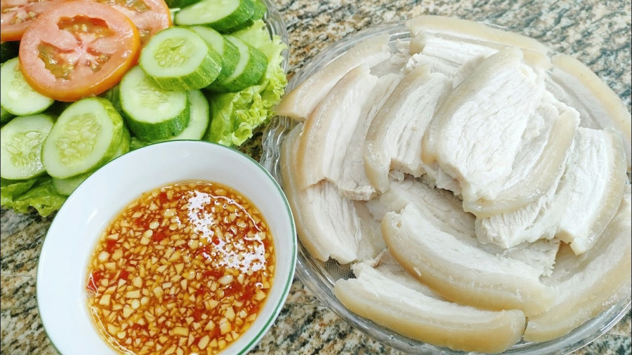 Bí quyết luộc thịt trắng giòn