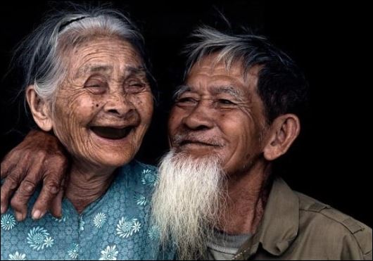 Khi cha mẹ có tuổi họ nên suy nghĩ về tương lai của con cái và xem xét về tình cảm giữa các con trong Shbet16 chơi game trực tuyến.  (ảnh minh họa)