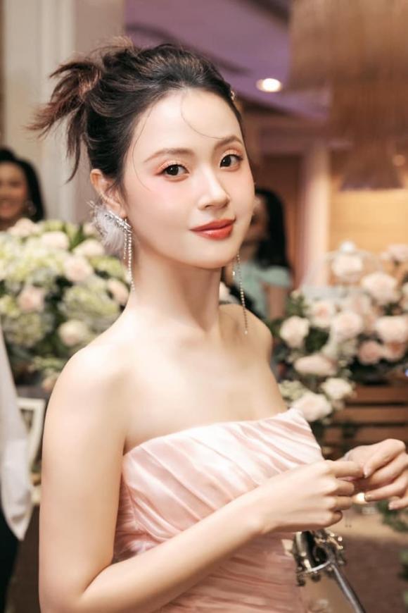 Midu cùng chồng làm tiệc cưới tại Đà Lạt